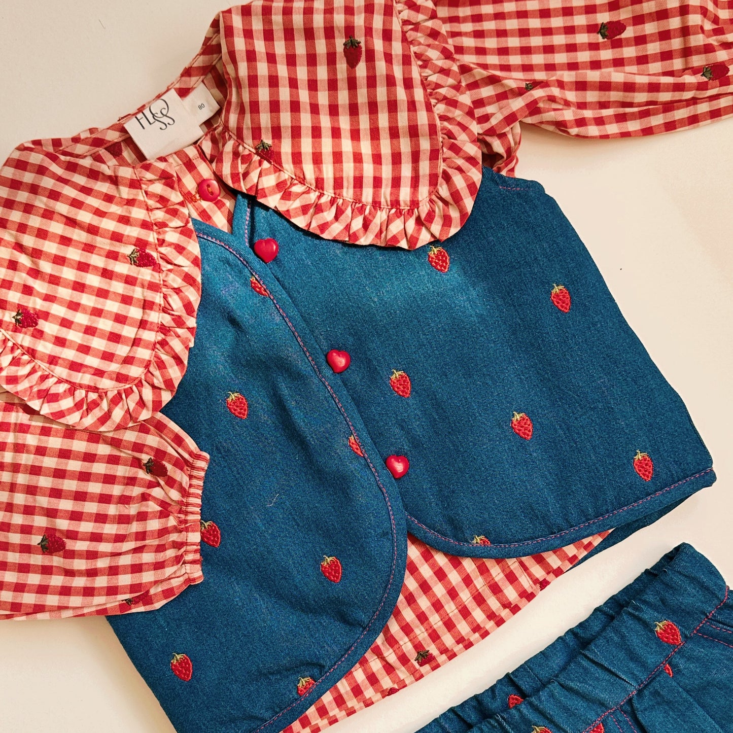 MOLLY GINGHAM STRAWBERRY BLOUSE