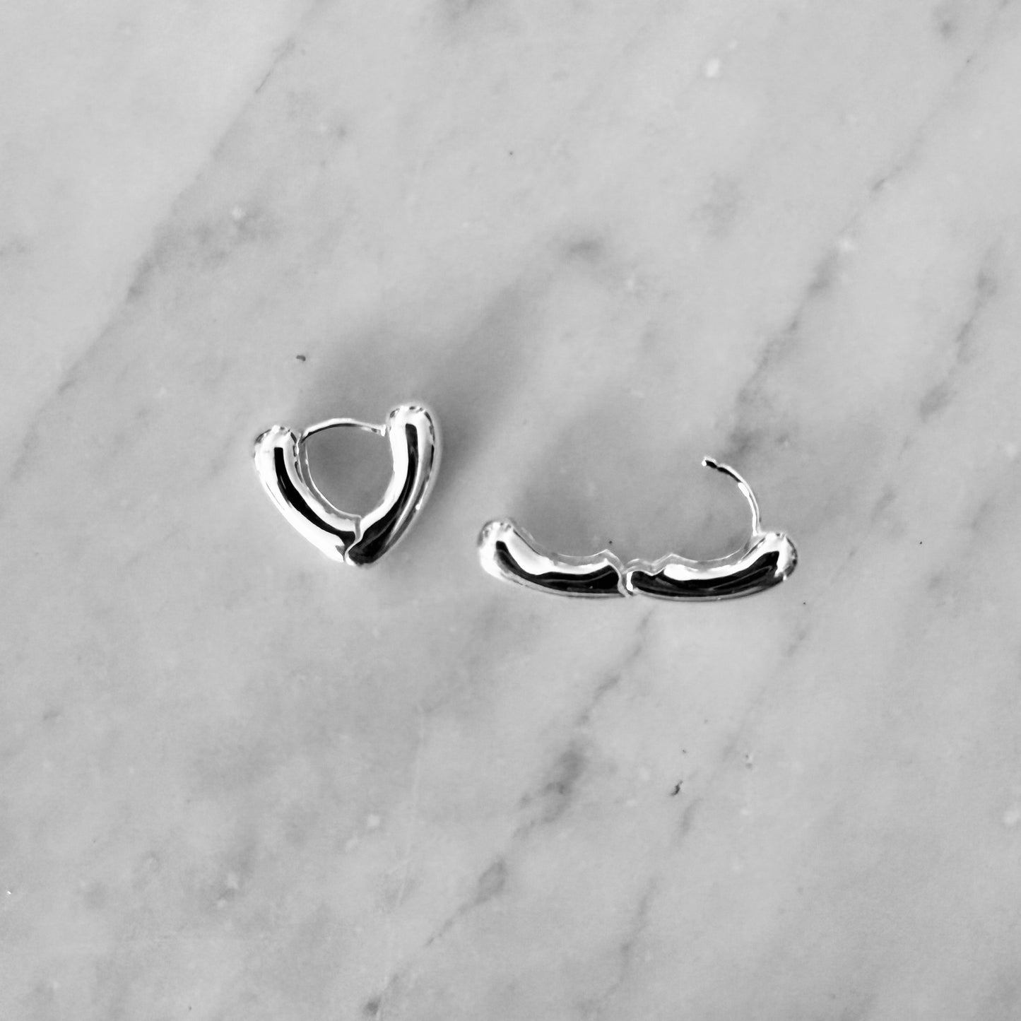 STERLING SILVER THICK V HOOPS