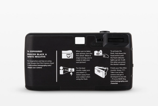 SIMPLE USE 35MM CAMERA - BLACK & WHITE