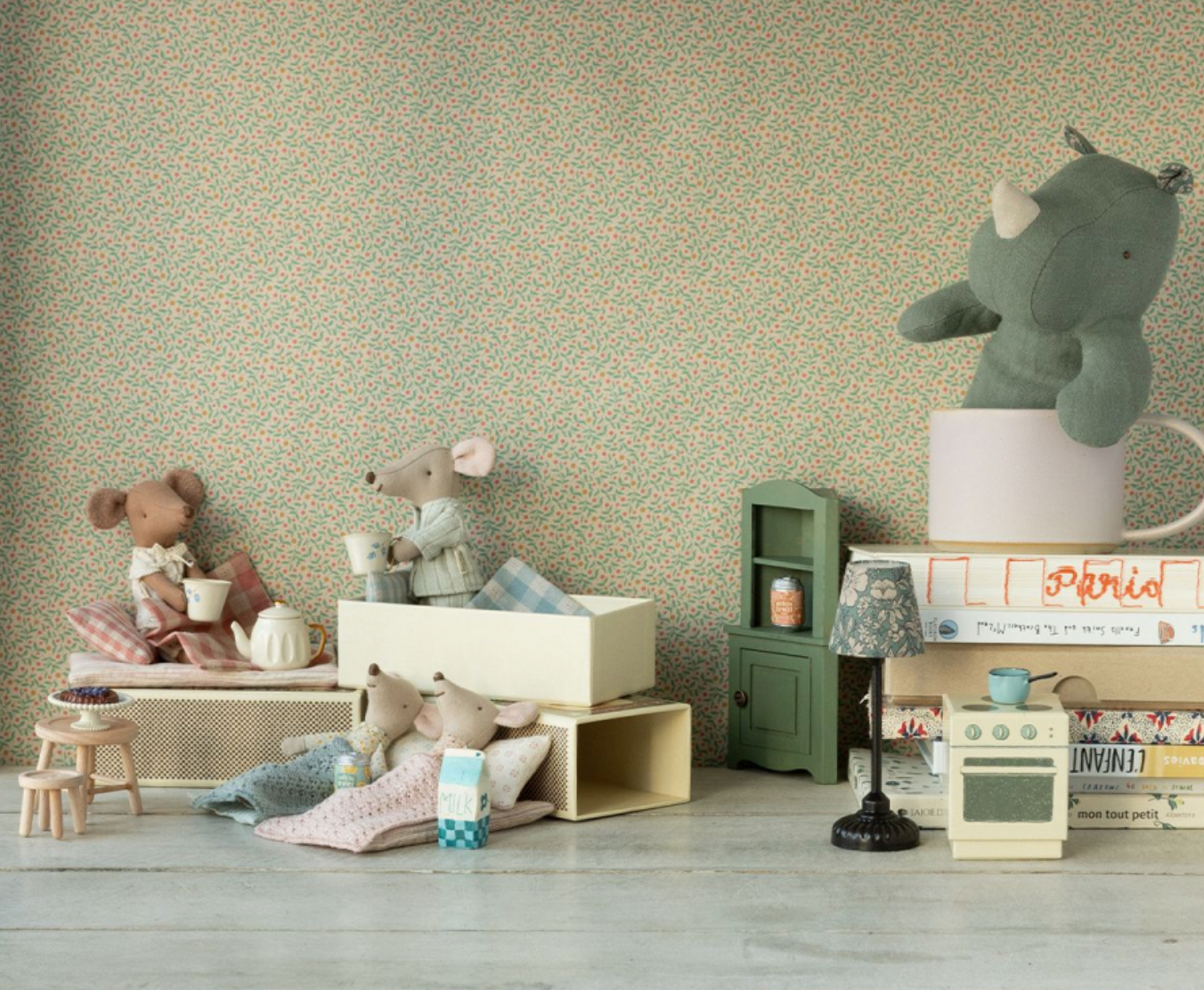 BIG SISTER MOUSE IN MATCHBOX - FLORAL BLOOMERS