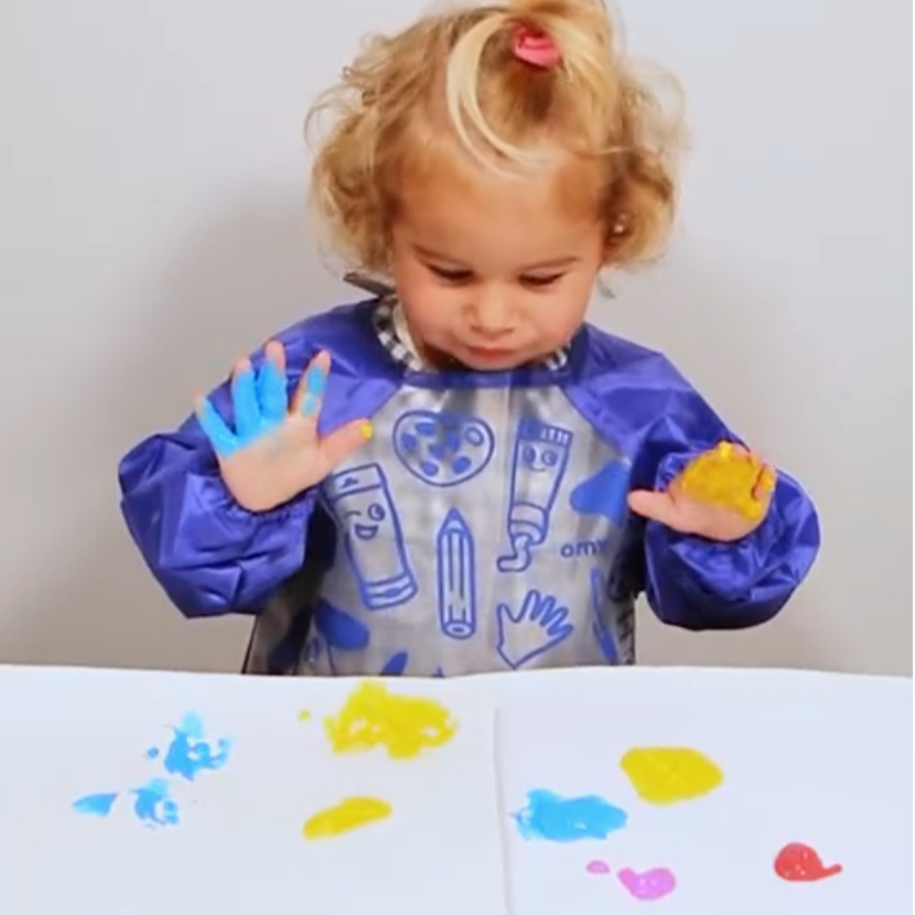 FINGER PAINT SET & APRON