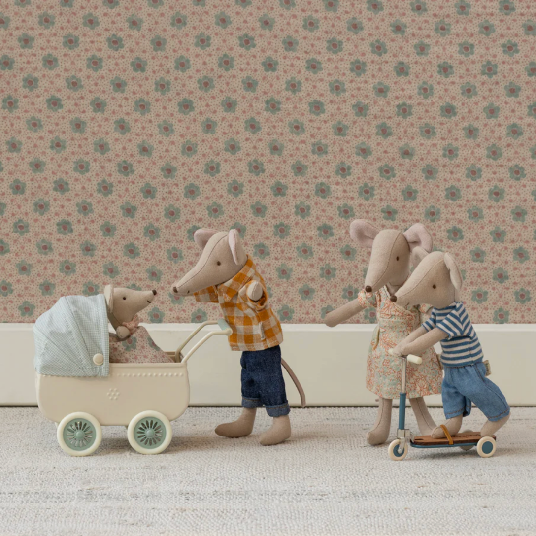 MAILEG MOUSE PRAM & BABY MOUSE SET - MINT