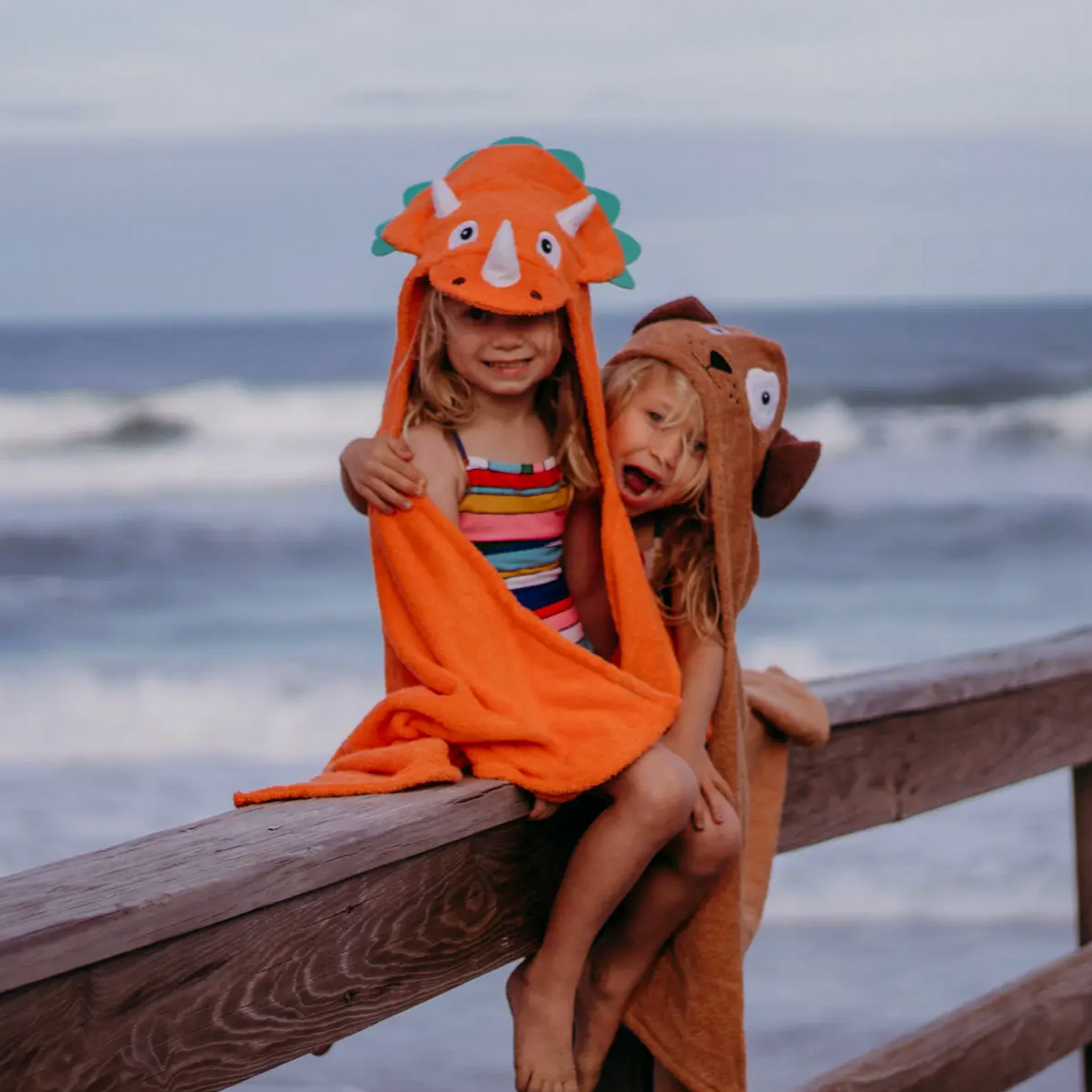 DINOSAUR HOODED TOWEL