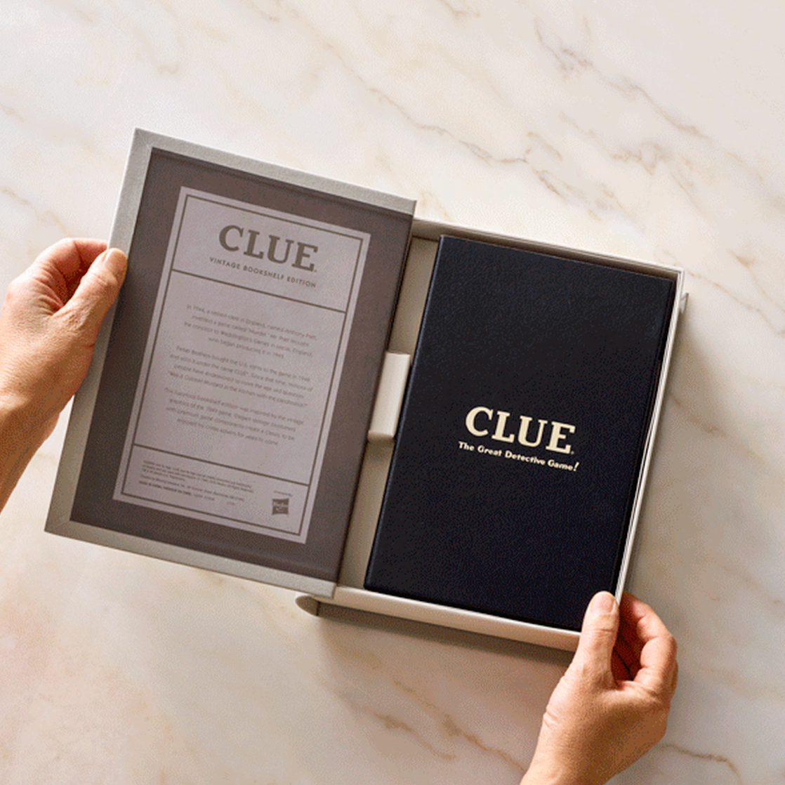 VINTAGE BOOKSHELF - CLUE