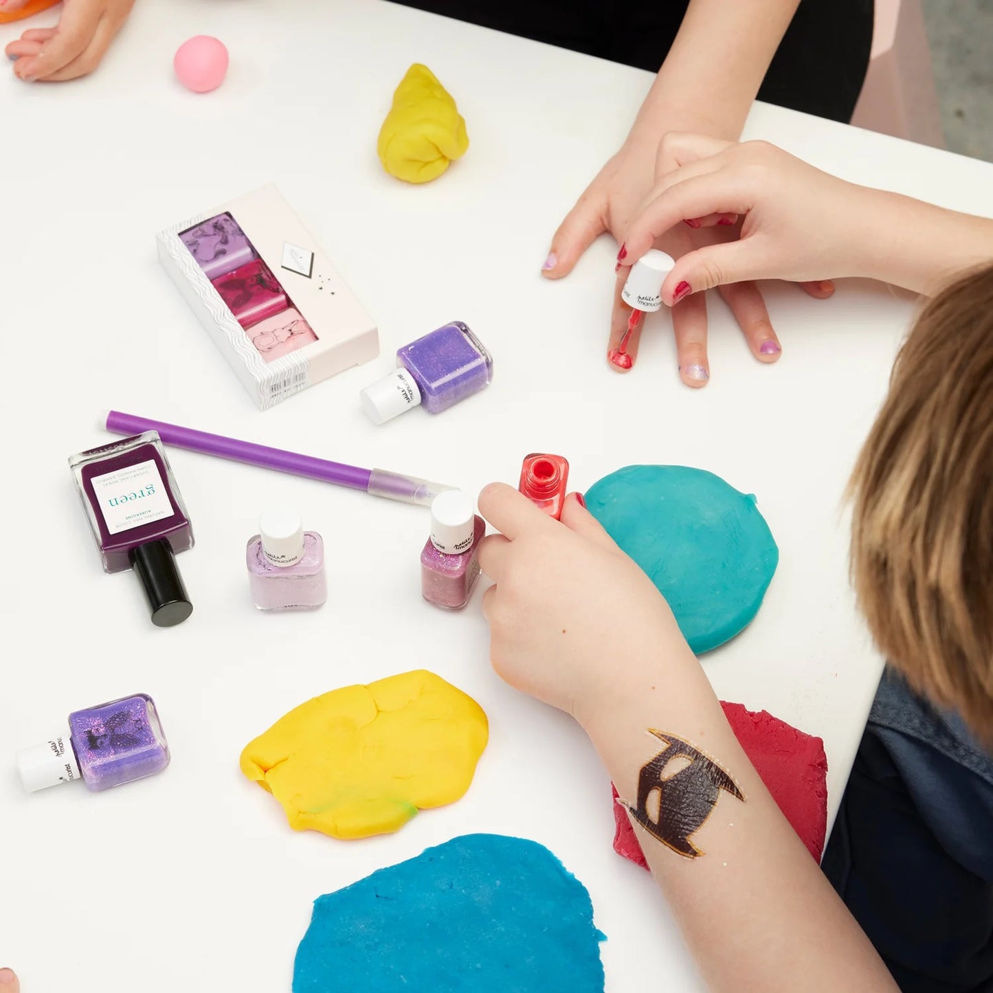 PETITE MANUCURIST - ROSIE THE RABBIT