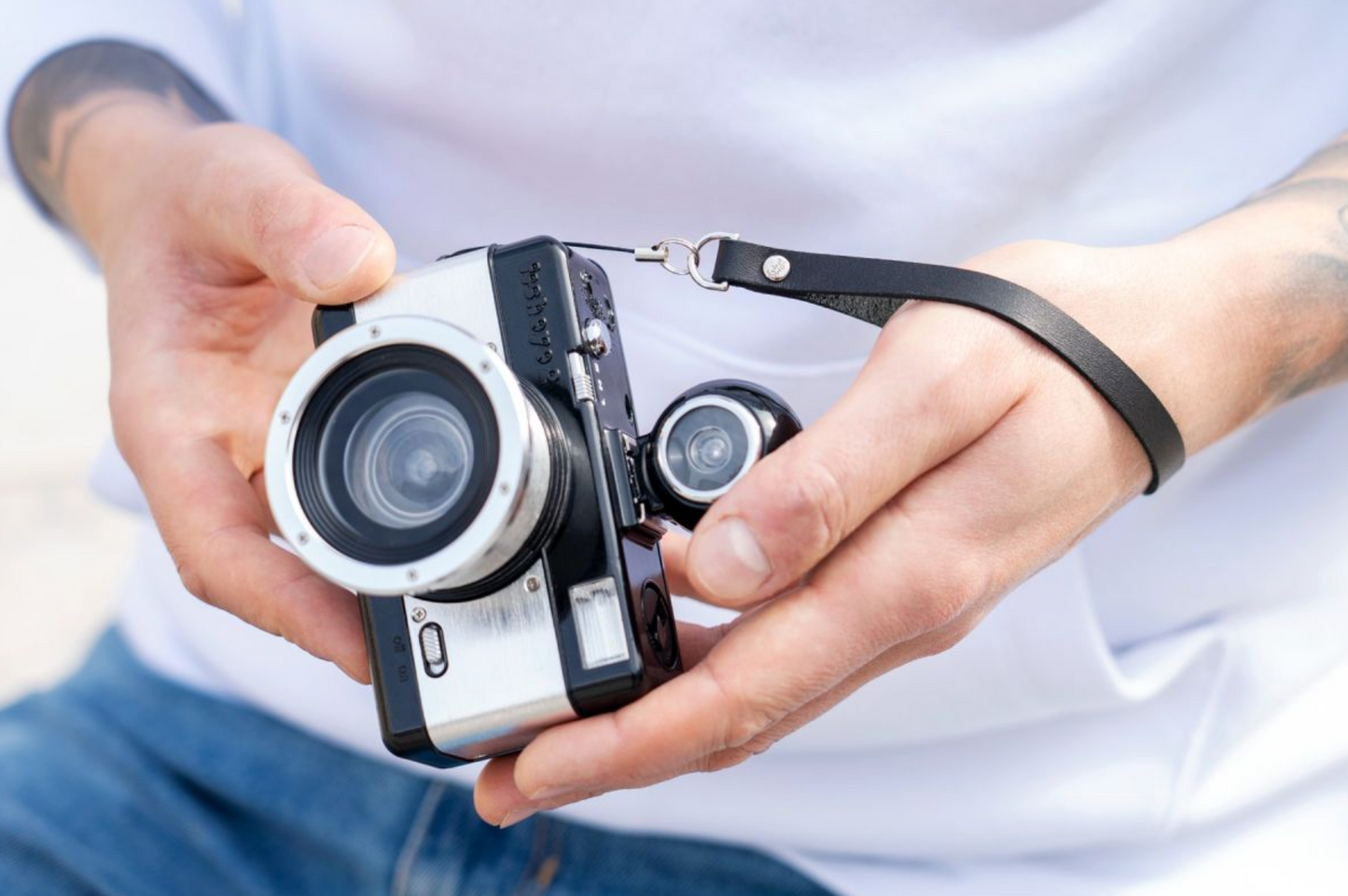 BLACK LEATHER CAMERA WRIST STRAP