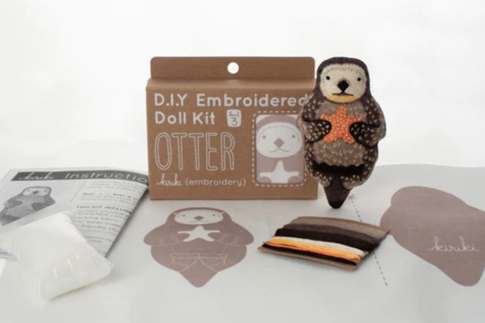 EMBROIDERY STARTER KIT LEVEL 3 - OTTER