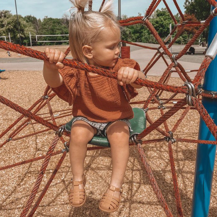 CARAMEL FISHERMAN JELLY SANDALS