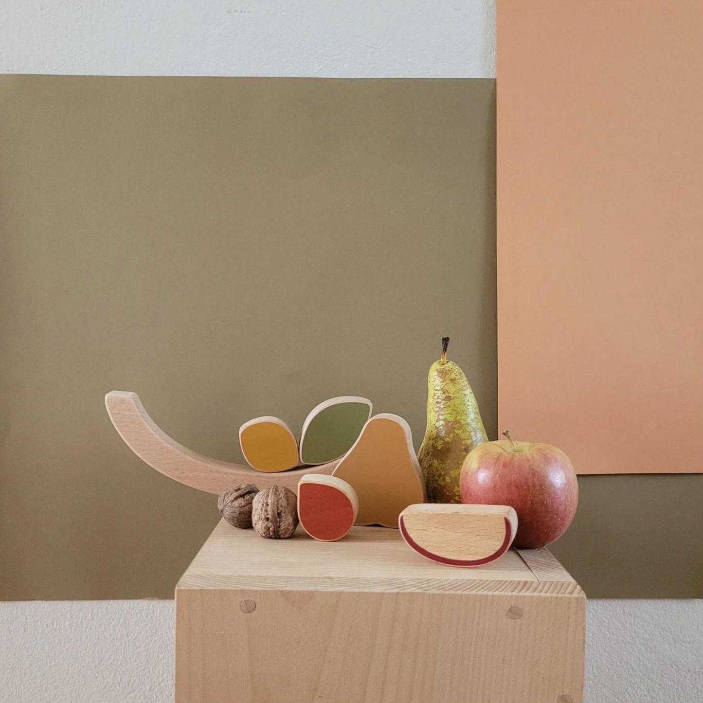 AUTUMN BASKET WOODEN STACKING & BALANCE TOY