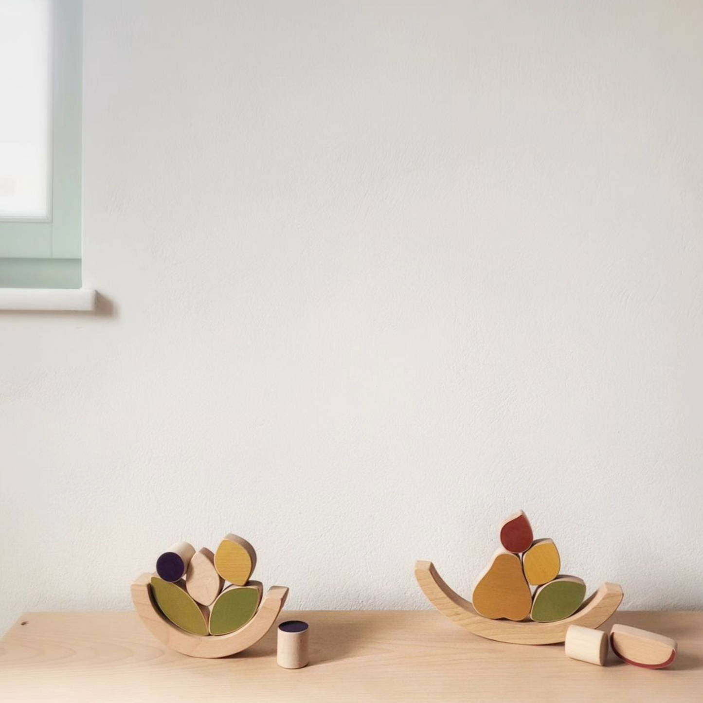 LEAVES & BLUEBERRIES WOODEN STACKING & BALANCE TOY