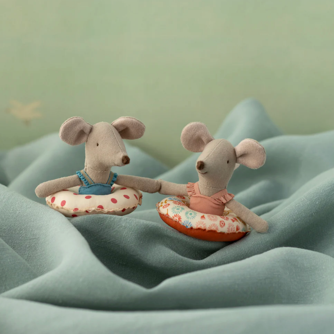 MAILEG BEACH MOUSE WITH FLOAT - LITTLE SISTER RED DOT