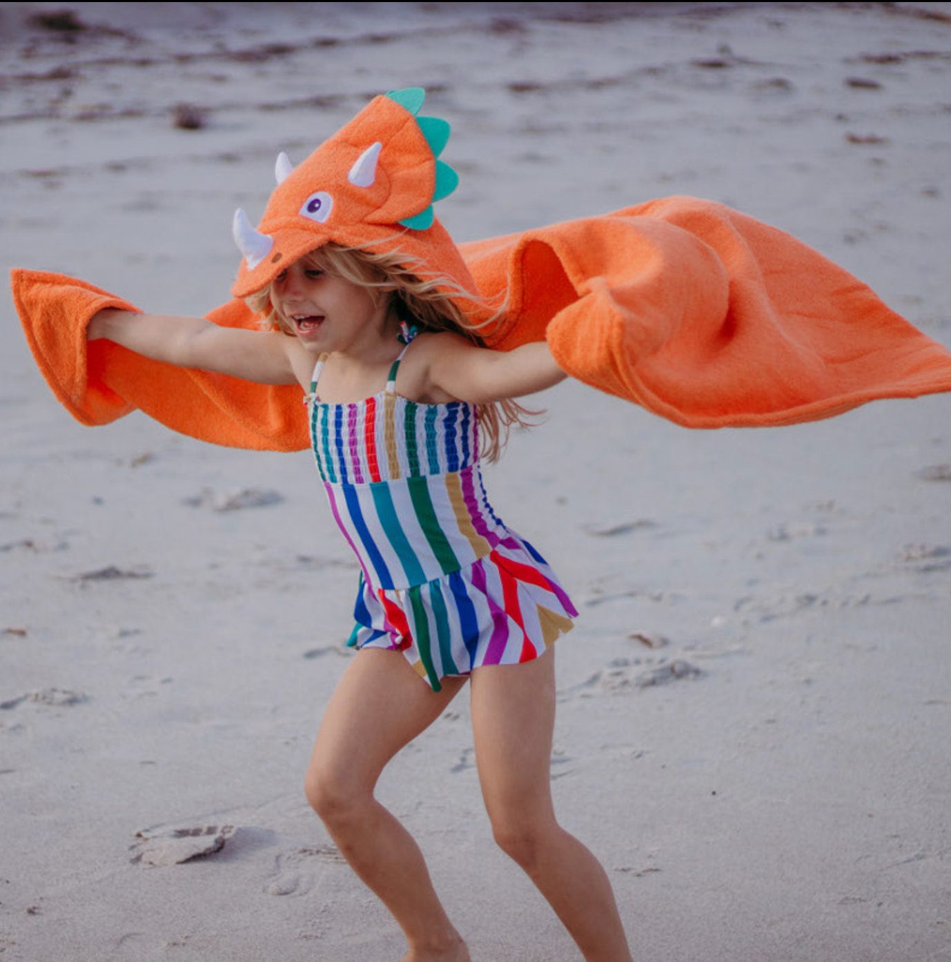 DINOSAUR HOODED TOWEL