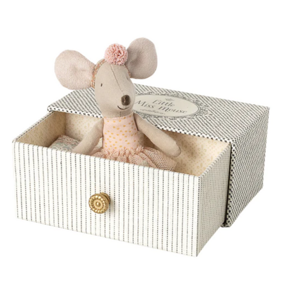 MAILEG LITTLE SISTER DANCE MOUSE IN DAYBED